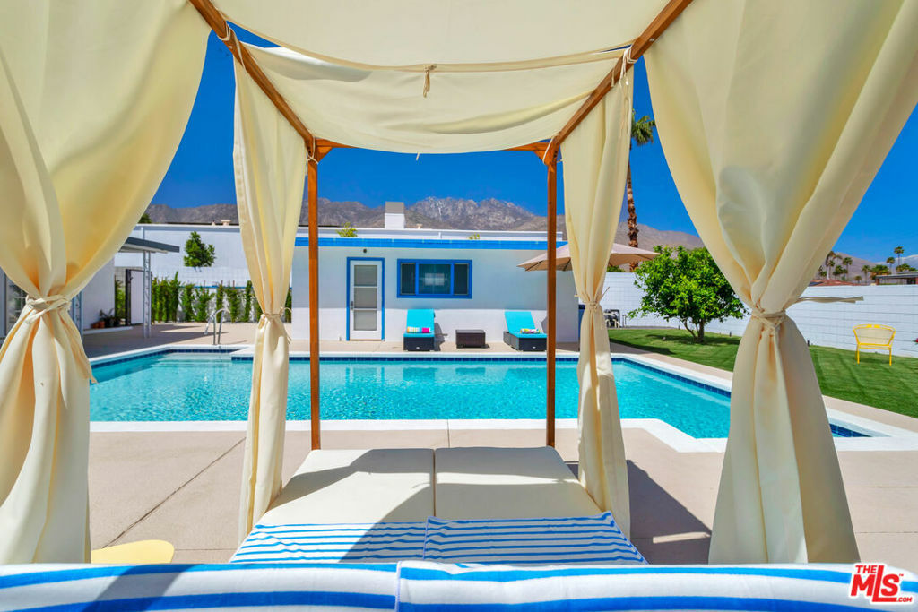 Property Photo: 2716 Anza Trail CA 92264