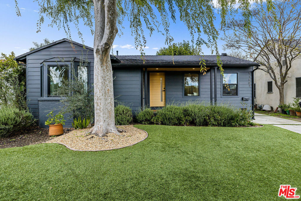 Property Photo: 11607 Otsego Street CA 91601