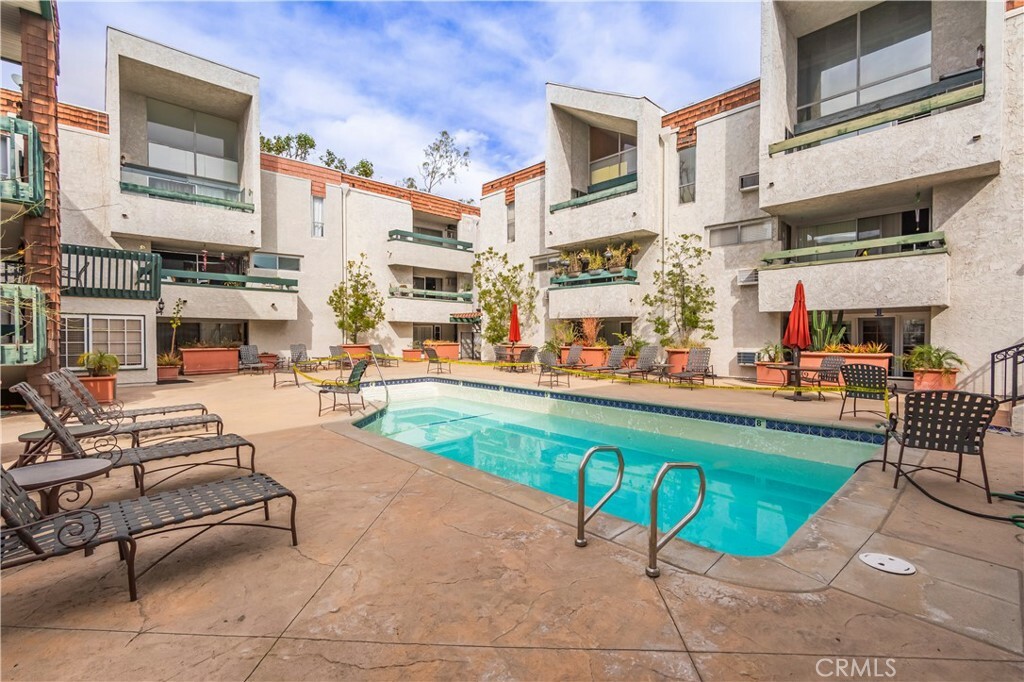 Property Photo: 355 S Los Robles Avenue 310 CA 91101