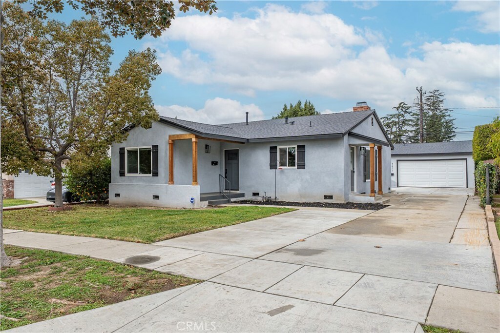 Property Photo:  5425 Mavis Avenue  CA 90601 