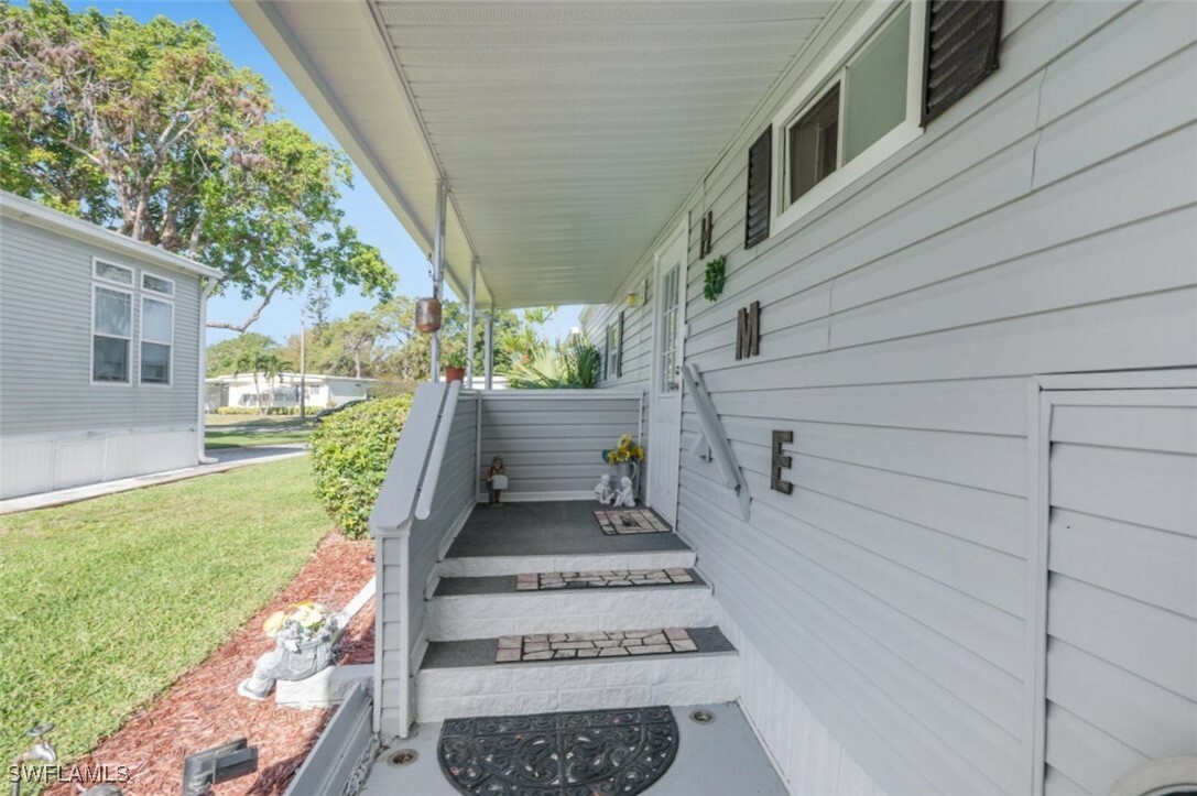 Property Photo: 523 Charlemagne Boulevard FL 34112