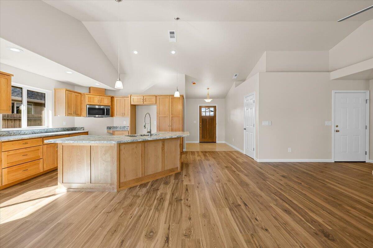 Property Photo: 1499 SW David Drive OR 97527
