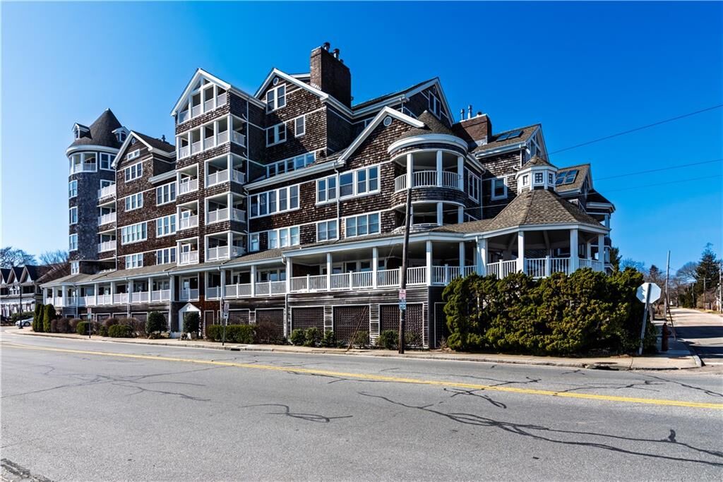 Property Photo: 53 Conanicus Avenue 1D RI 02835