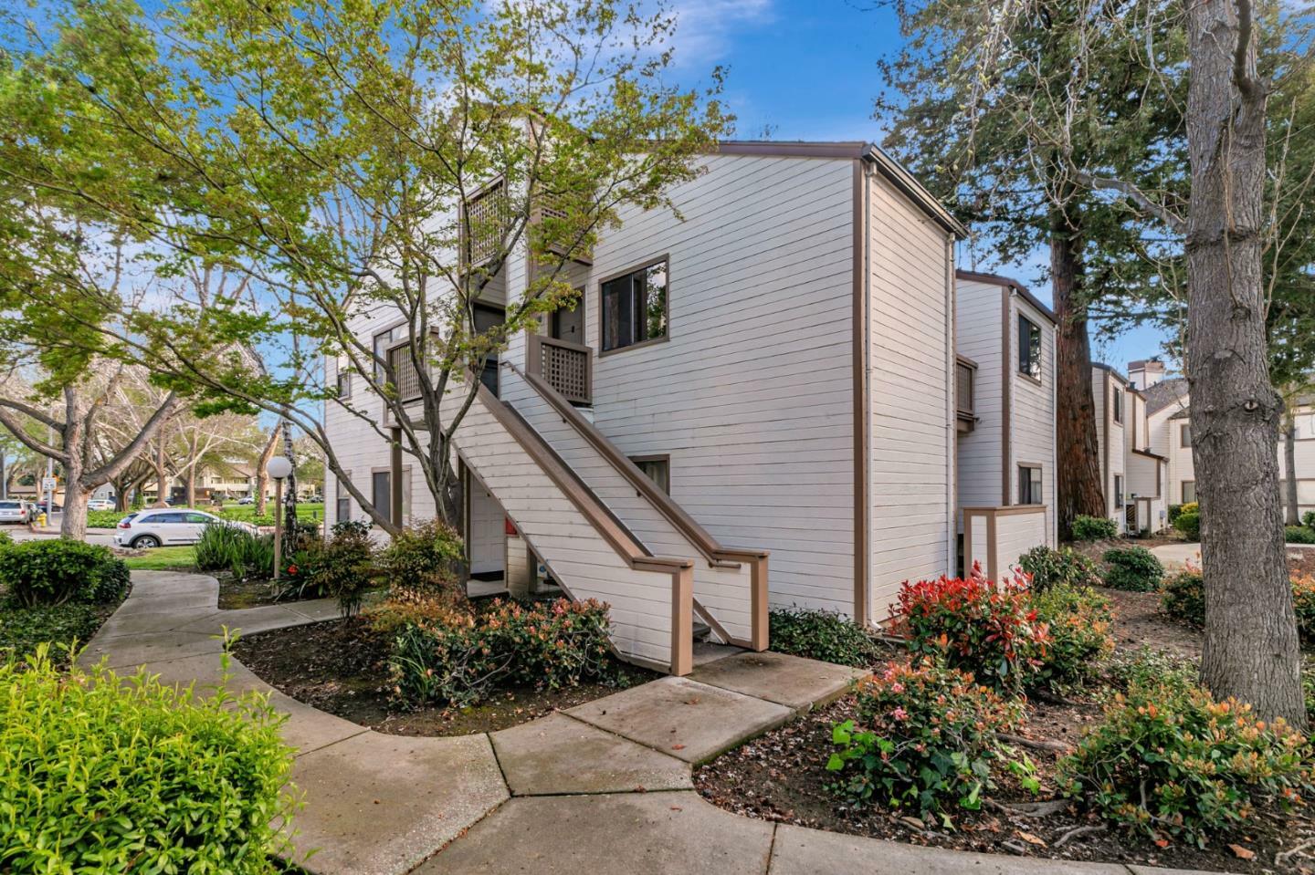 Property Photo: 1418 Rocklin Court CA 95131