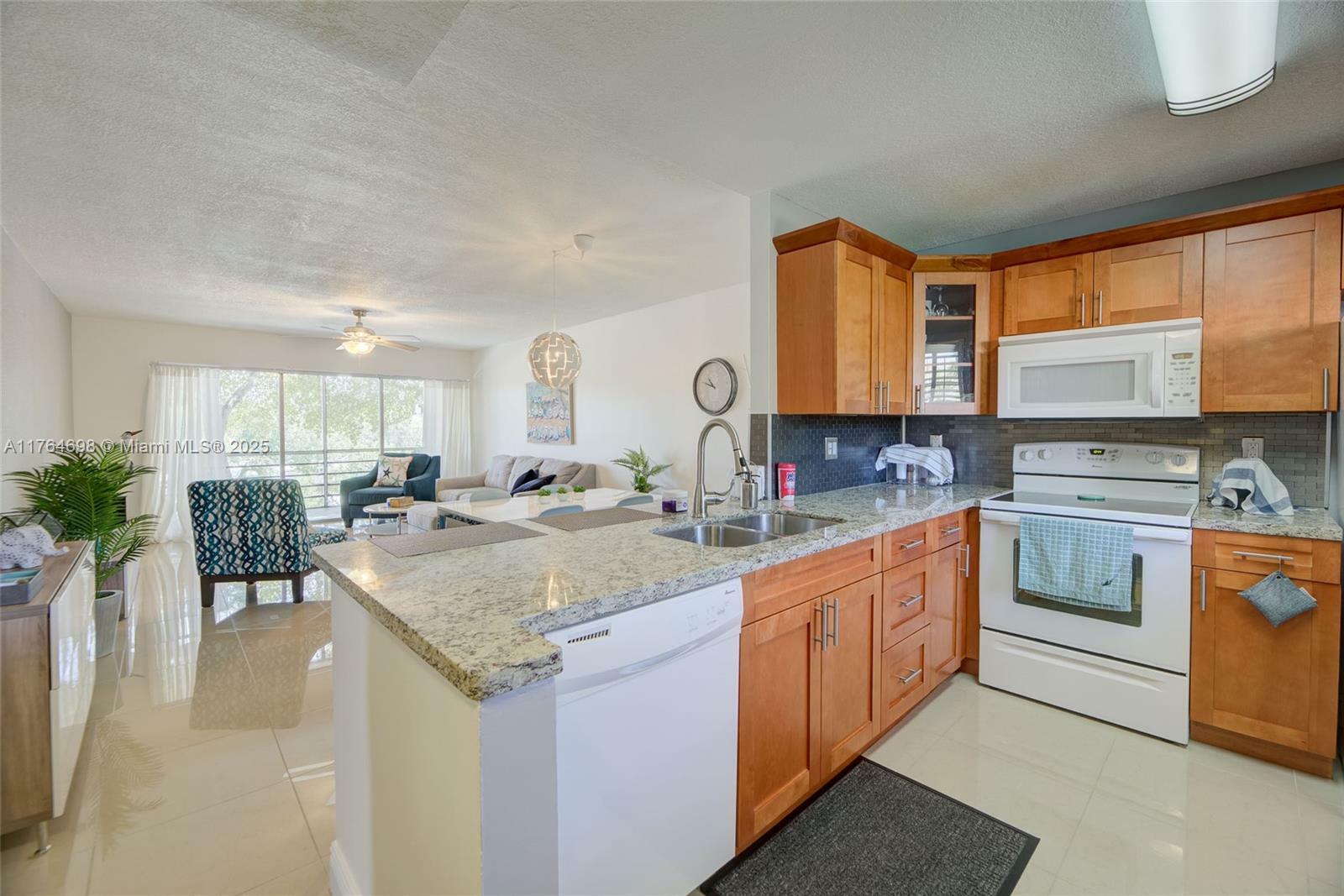 Property Photo: 469 N Pine Island Rd B301 FL 33324