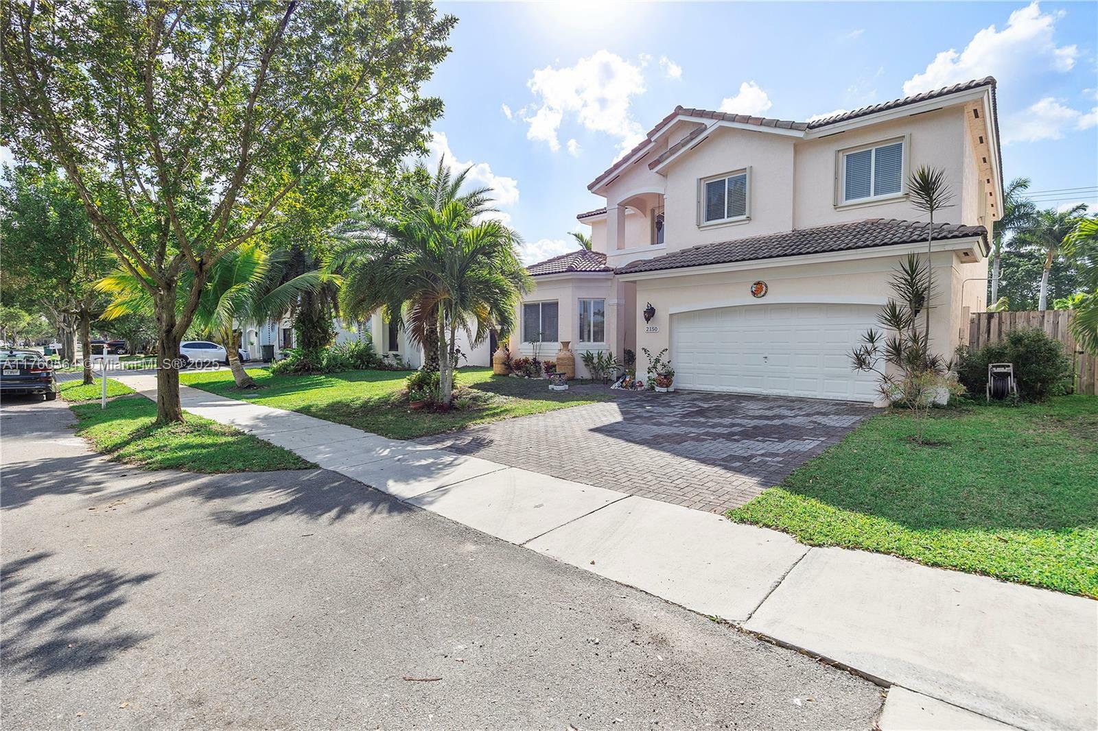 Property Photo: 2150 SE 19th Ave FL 33035