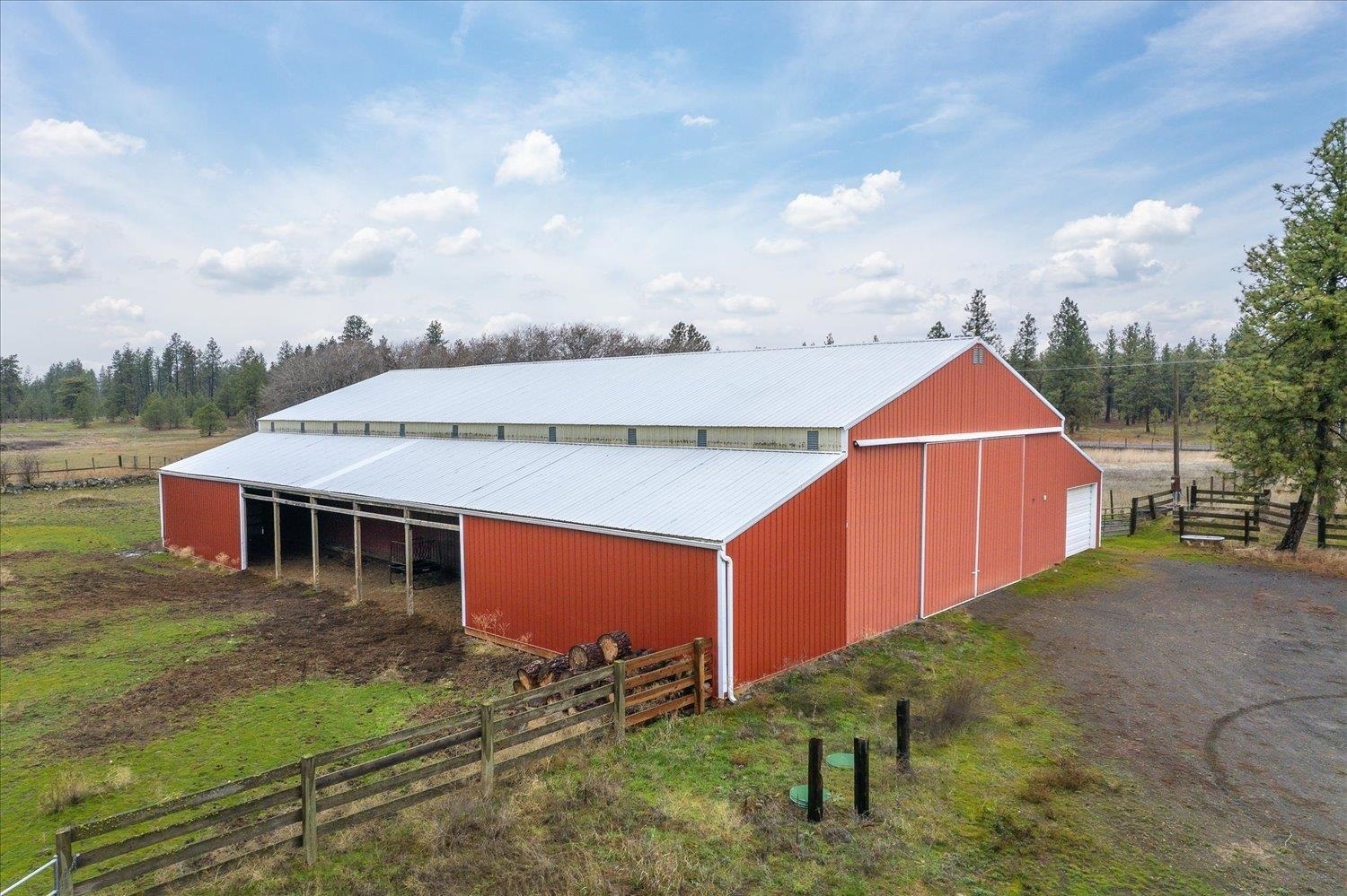 Property Photo:  102 E Cameron Rd  WA 99031 