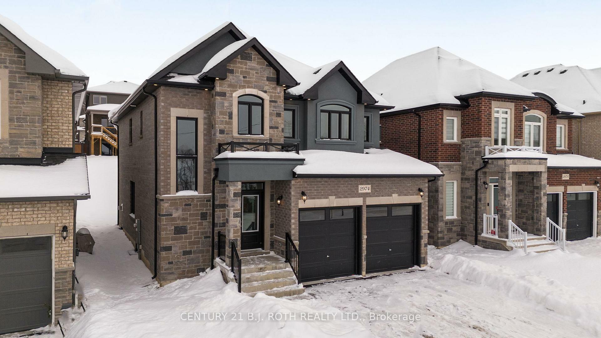 Property Photo: 2974 Monarch Drive ON L3V 8M8