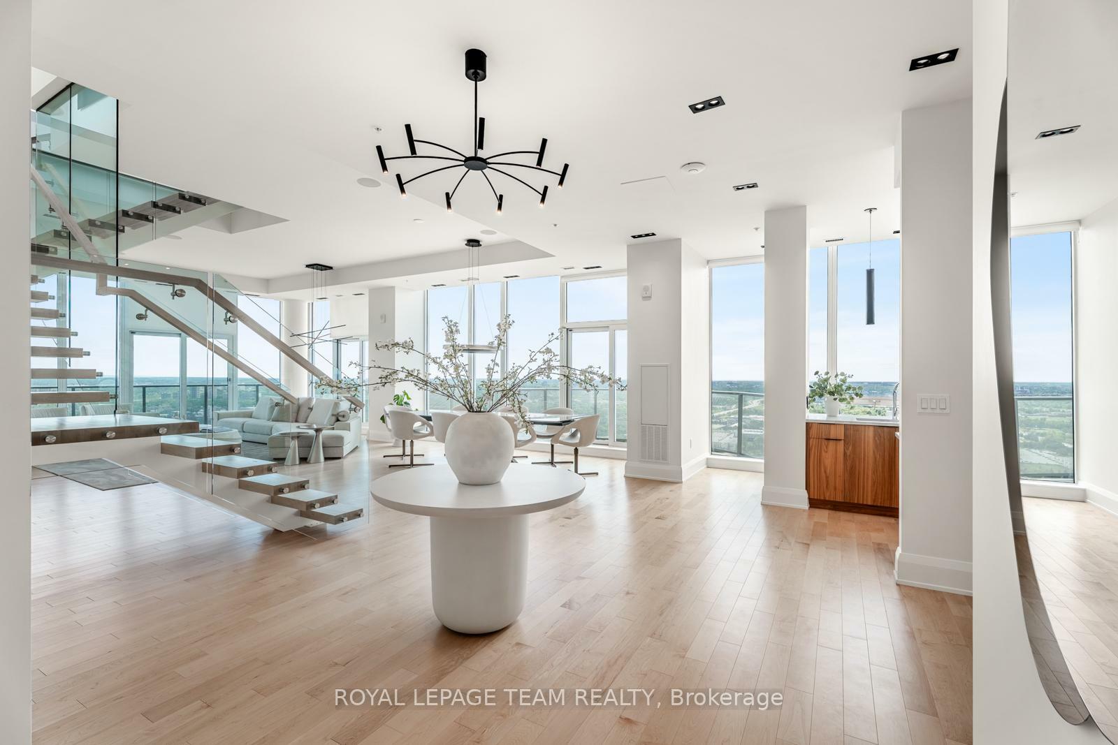 Property Photo: 805 Carling Avenue 4502 ON K1S 5W9