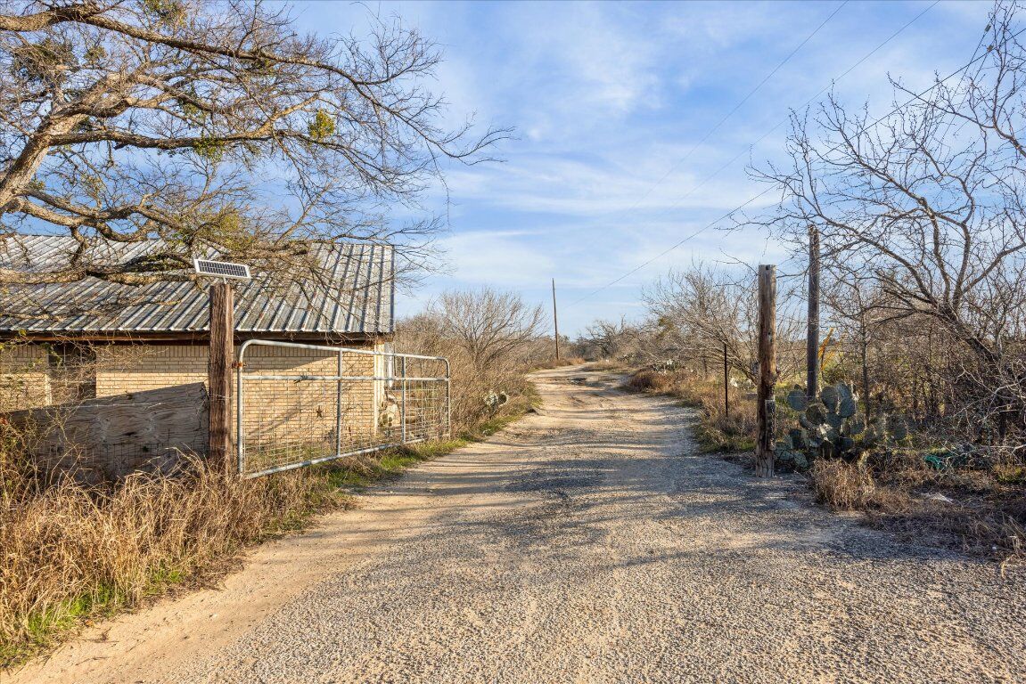 Property Photo:  4975 E Highway 71 Highway E  TX 78617 