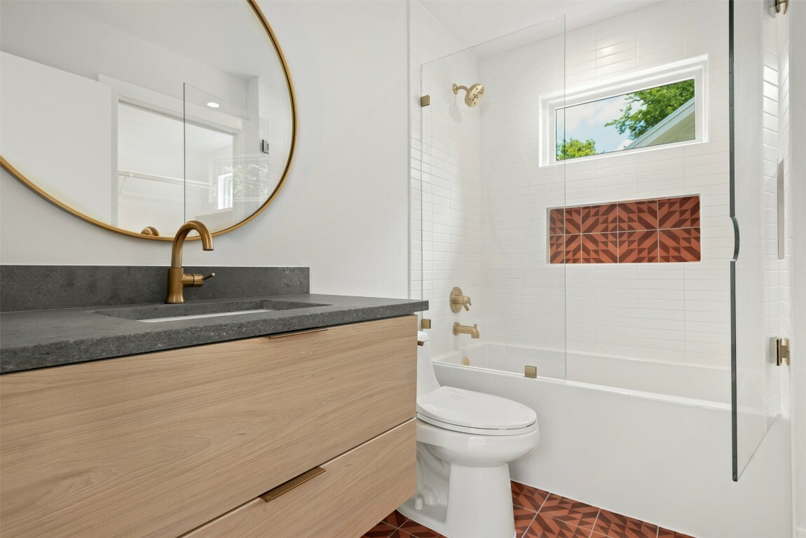Property Photo:  1400 SW Haskell Street A,B,C  TX 78702 