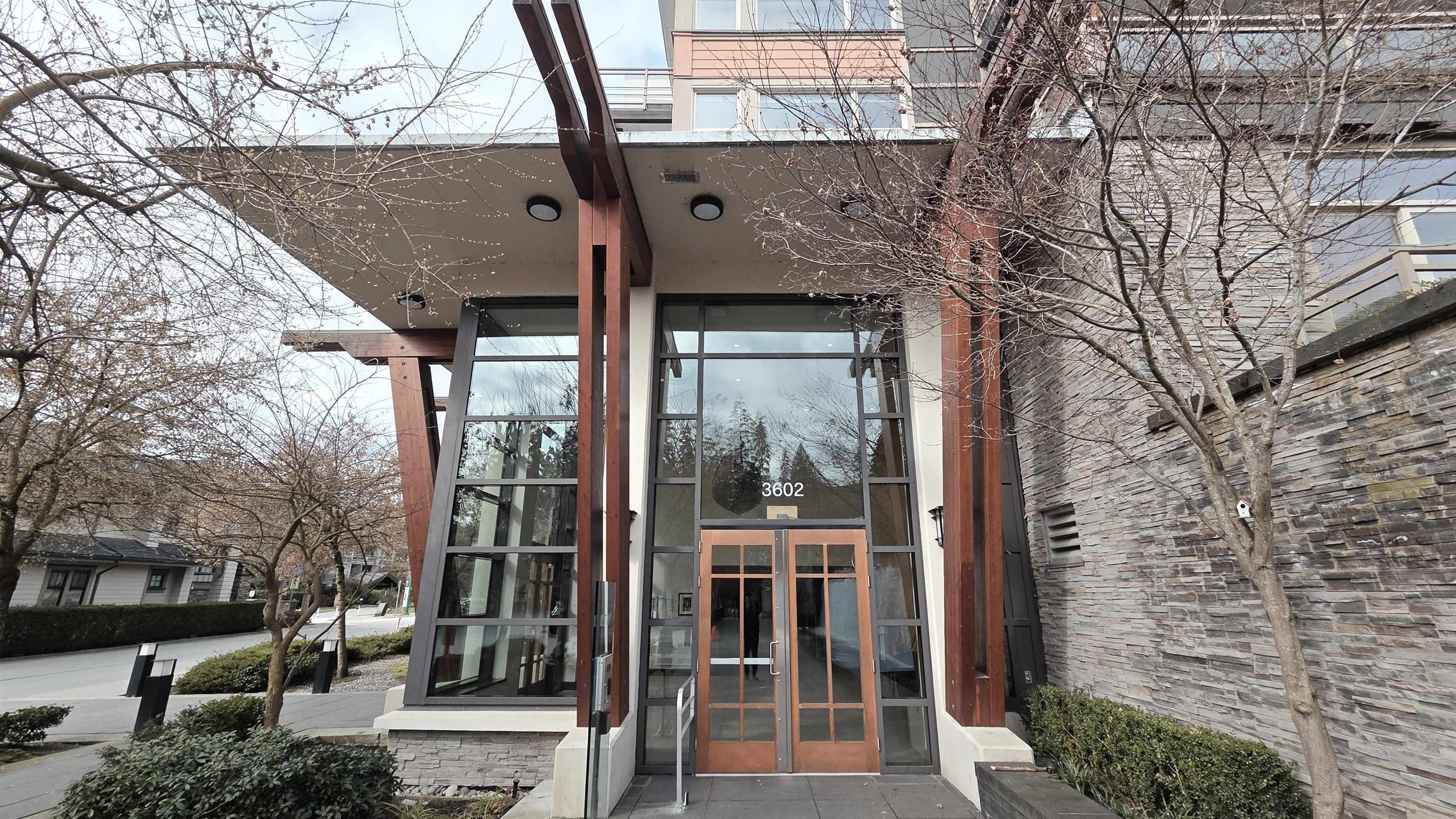Property Photo: 3602 Aldercrest Drive 404 BC V7G 2S6