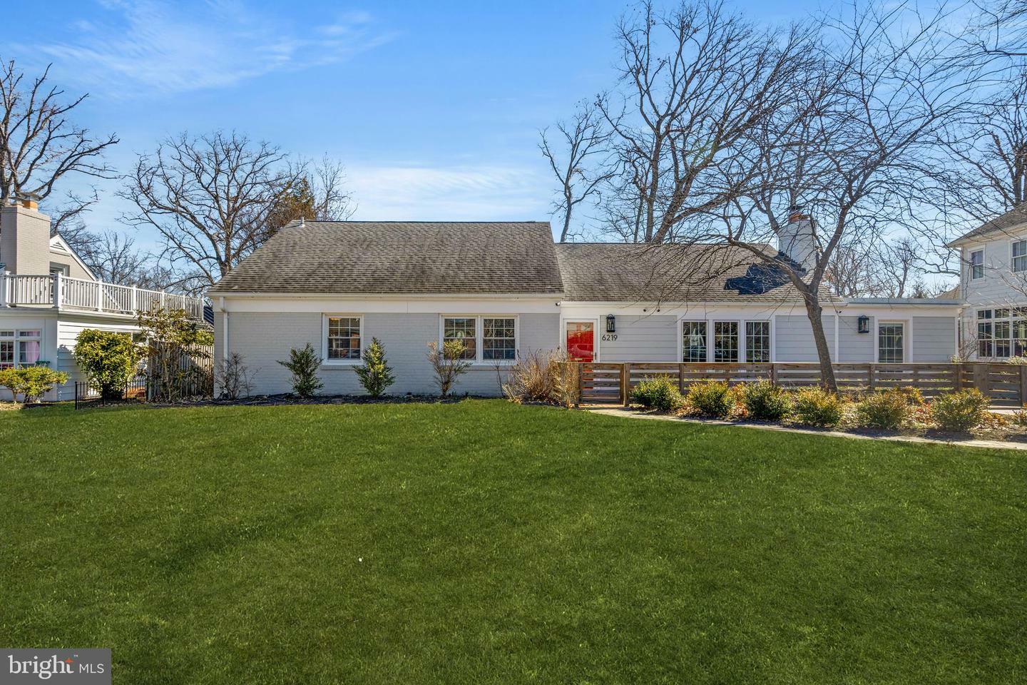 Property Photo: 6219 Arkendale Road VA 22307