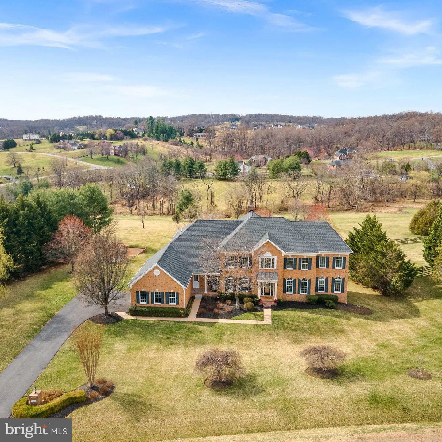Property Photo: 17839 Tobermory Place VA 20175