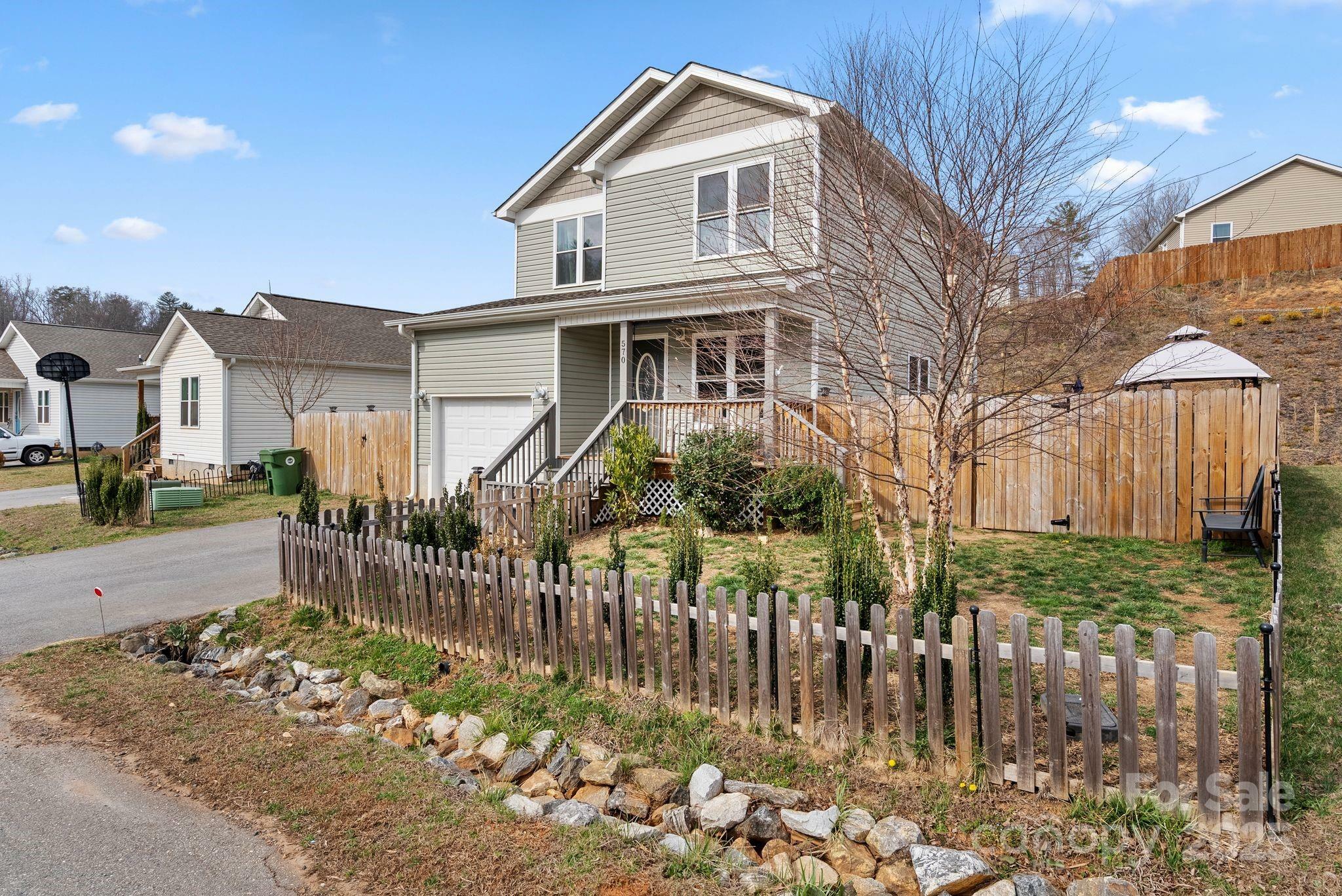 Property Photo: 570 Quinn Hill Lane NC 28754