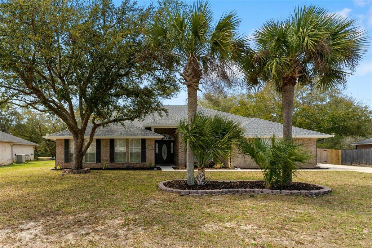 Property Photo: 2071 Hawthorne Drive FL 32566
