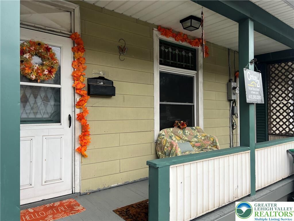 Property Photo:  515 N Railroad Street  PA 18252 