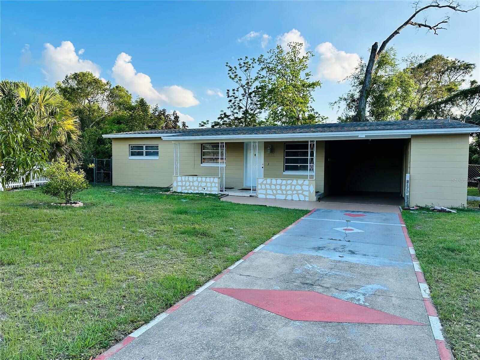 Property Photo: 1246 Rhodes Court FL 32808