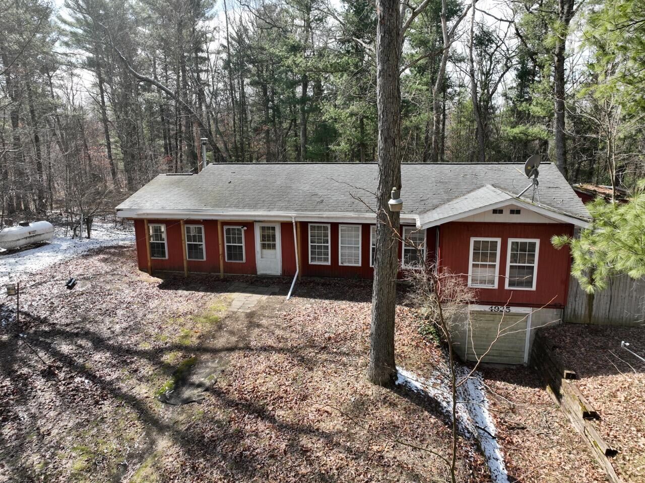 Property Photo: 4925 E 36th Street MI 49337