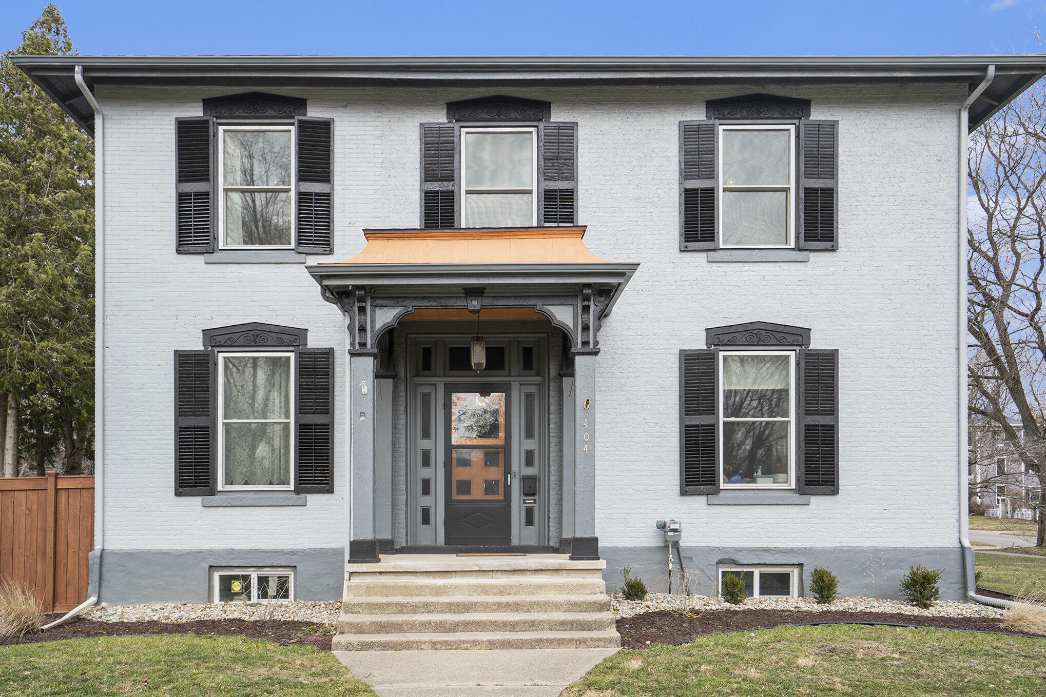 Property Photo: 404 W Mansion Street MI 49068