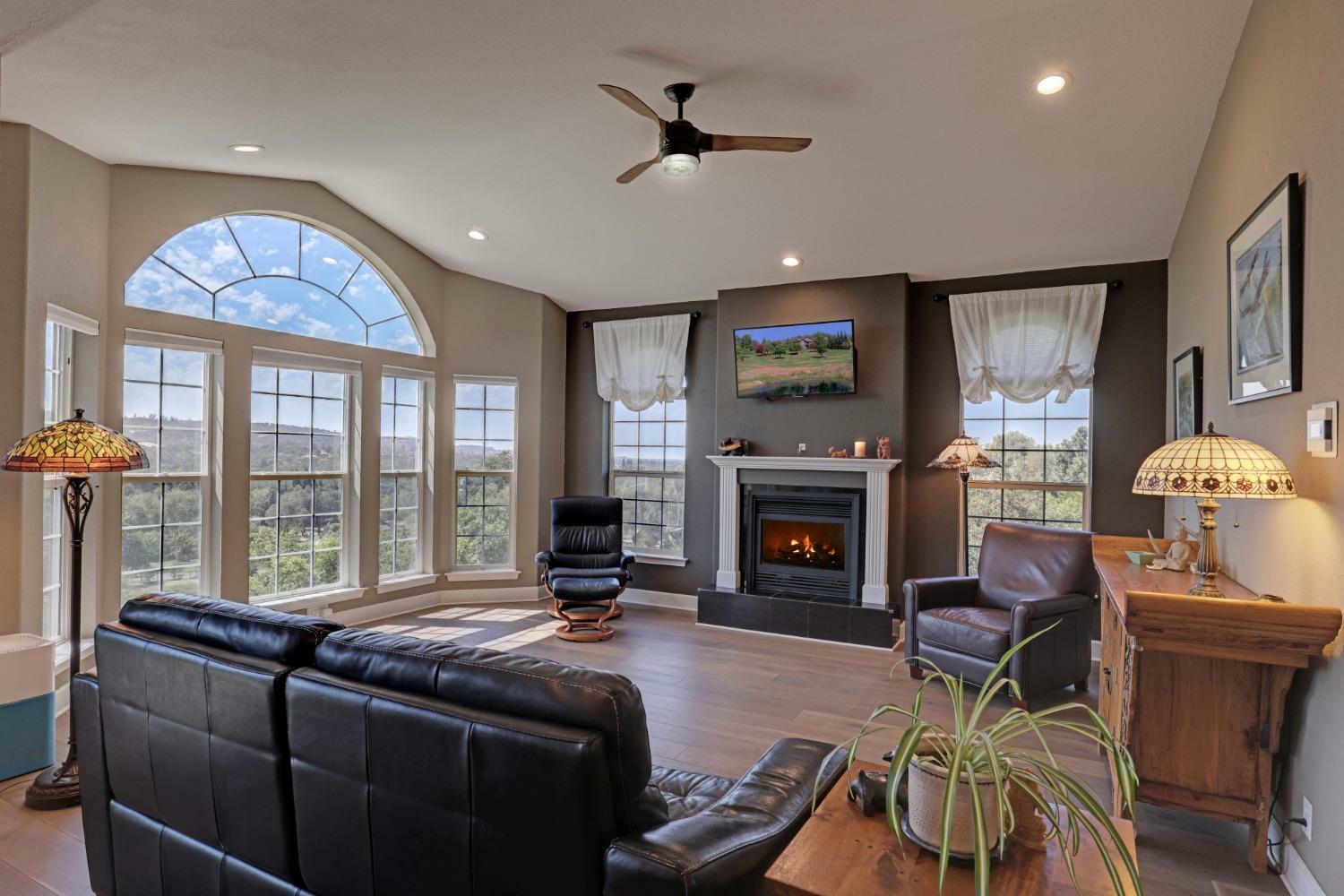 Property Photo: 1154 Park Lake Court CA 95658