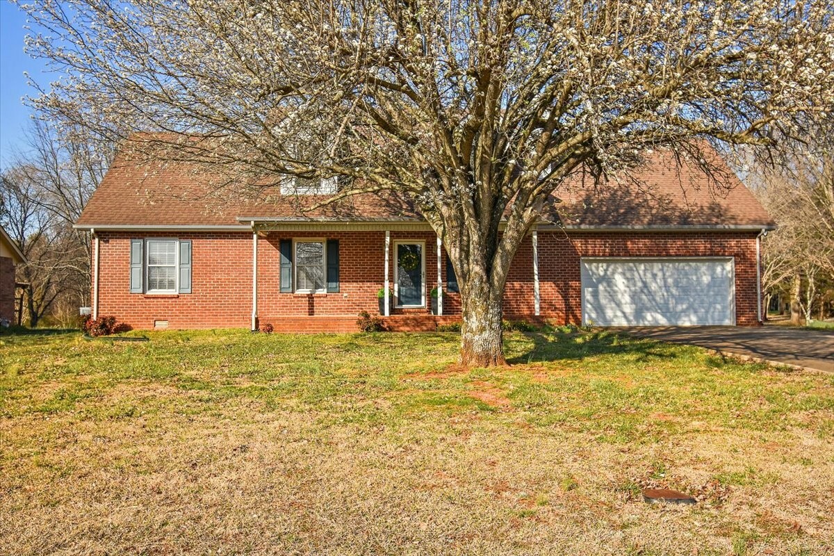 Property Photo: 3950 Country Park Ln TN 37128