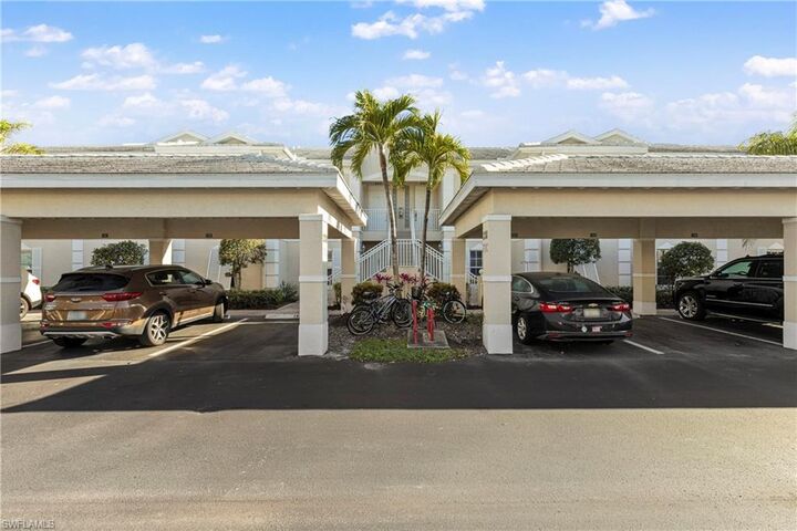 Property Photo:  1330 Sweetwater Cv 102  FL 34110 