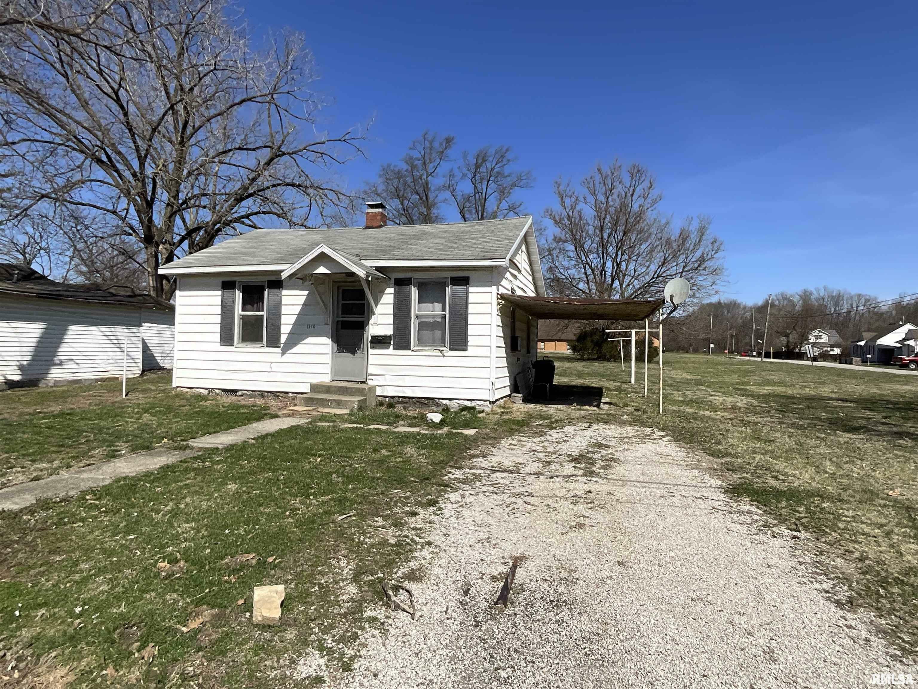 1130 E Church Street  Salem IL 62881 photo