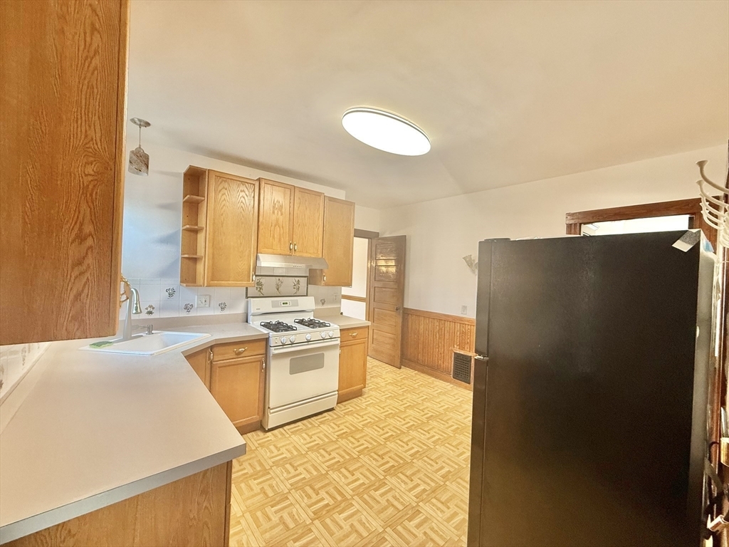 Property Photo: 25 Hollis 2 MA 02140