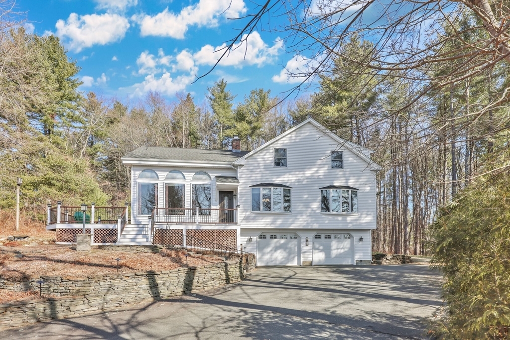 Property Photo: 19 Simmons Brook Dr MA 01085