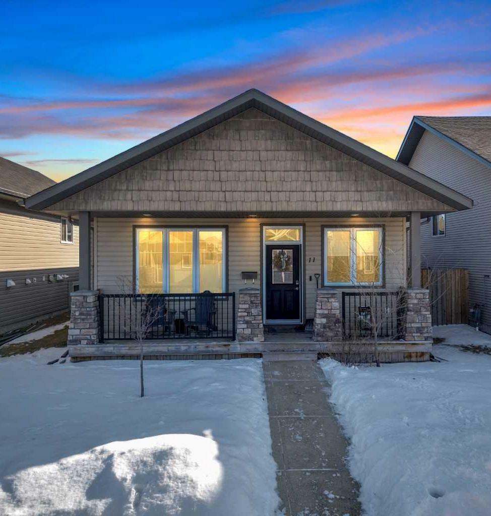 11 Visser Street  Red Deer AB T4R 0G7 photo