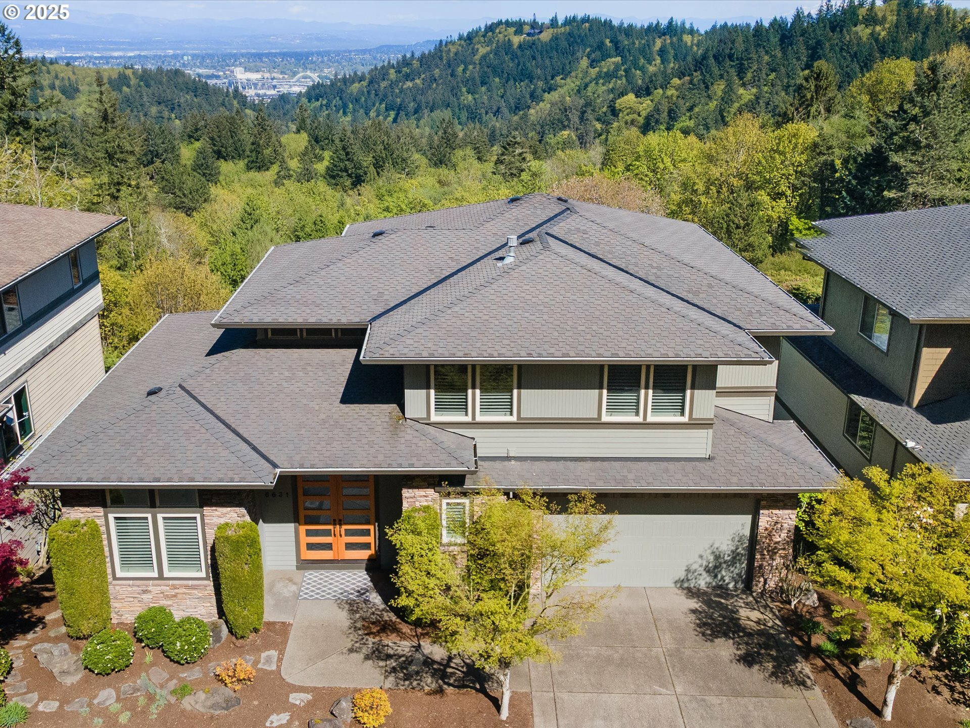 Property Photo: 6631 NW Meridian Ridge Dr OR 97210