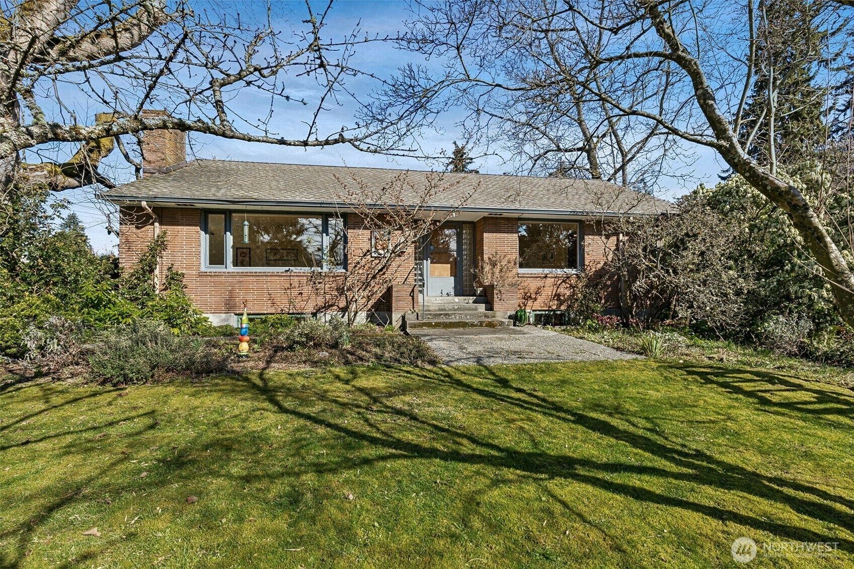 2100 N 128th Street  Seattle WA 98133 photo
