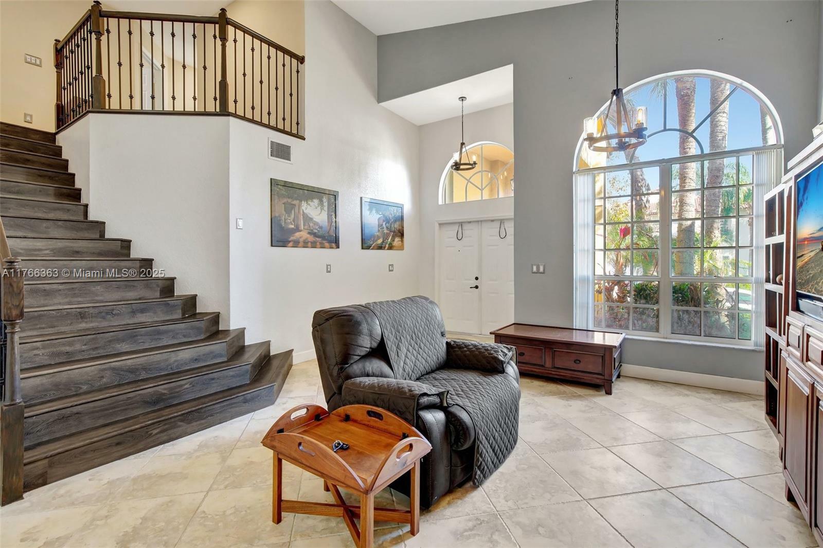 Property Photo: 15852 SW 14th St FL 33027
