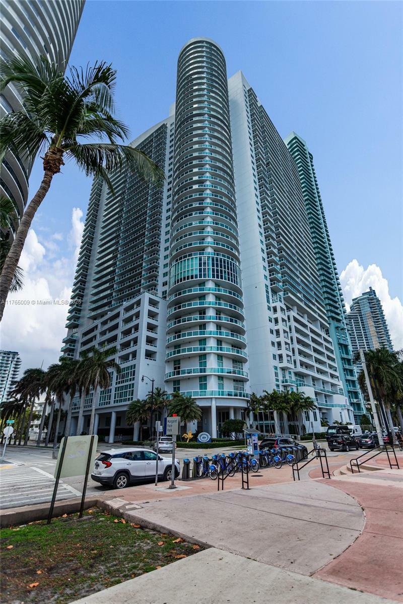 Property Photo:  1800 N Bayshore Dr 4110  FL 33132 