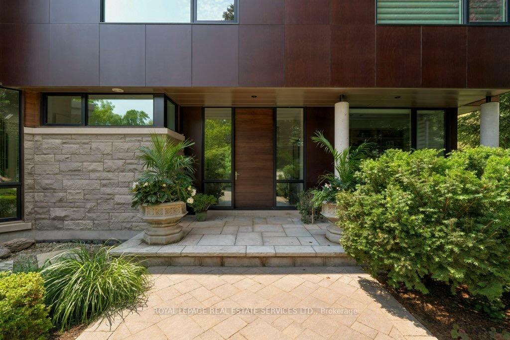 Property Photo: 1104 Balmoral Place ON L6J 2C9