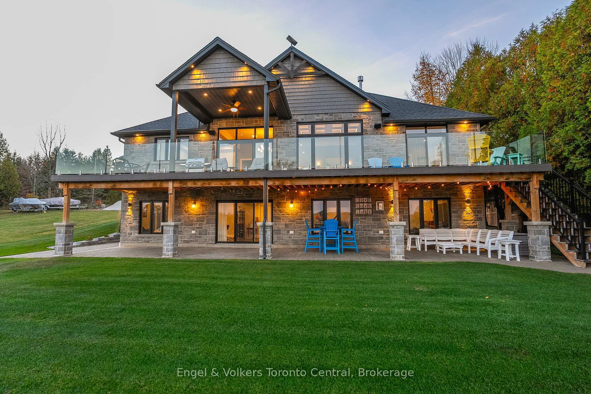 Property Photo: 49 Islandview Drive ON N0H 1A0
