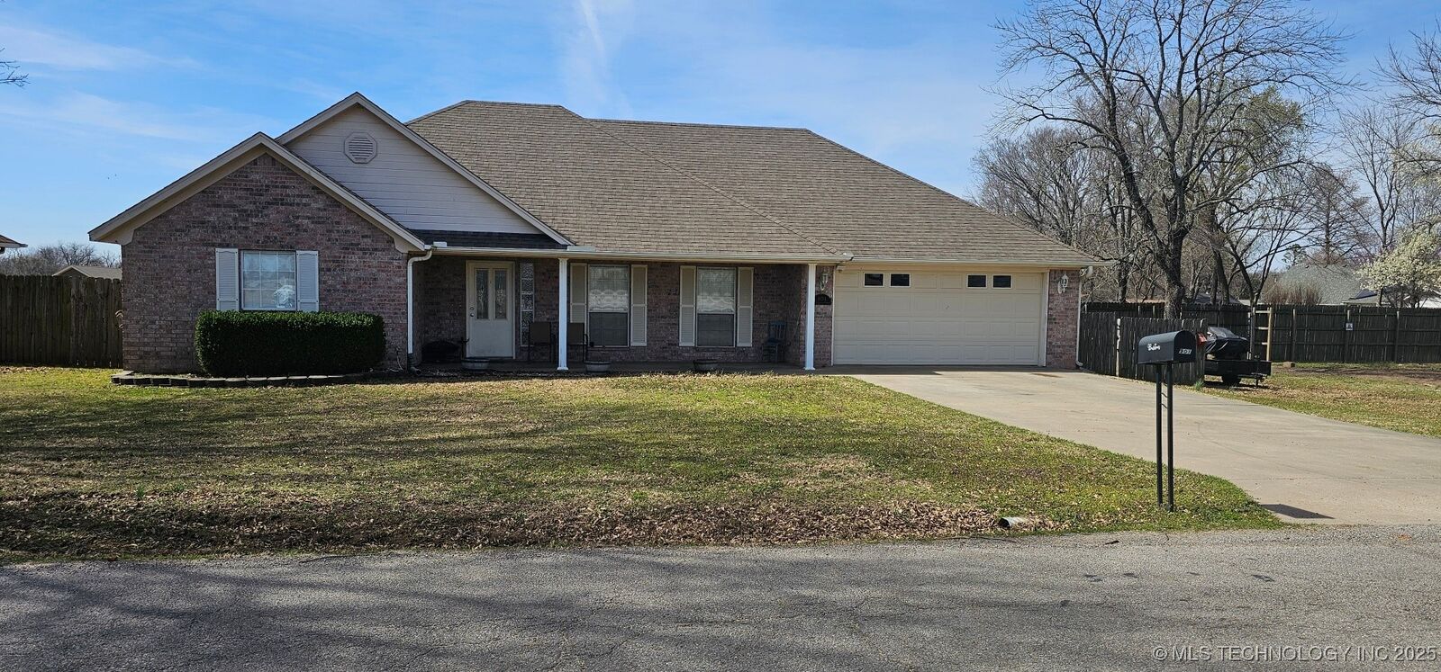 Property Photo: 901 S Dogwood Street W OK 74955