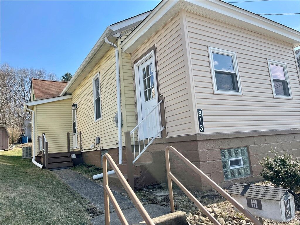 Property Photo: 813 Forest St PA 15650