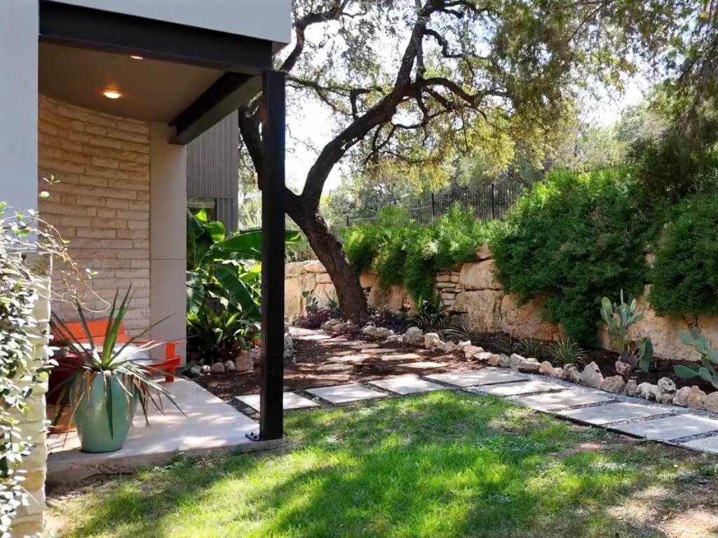 Property Photo: 14253 Hunters Pass TX 78734