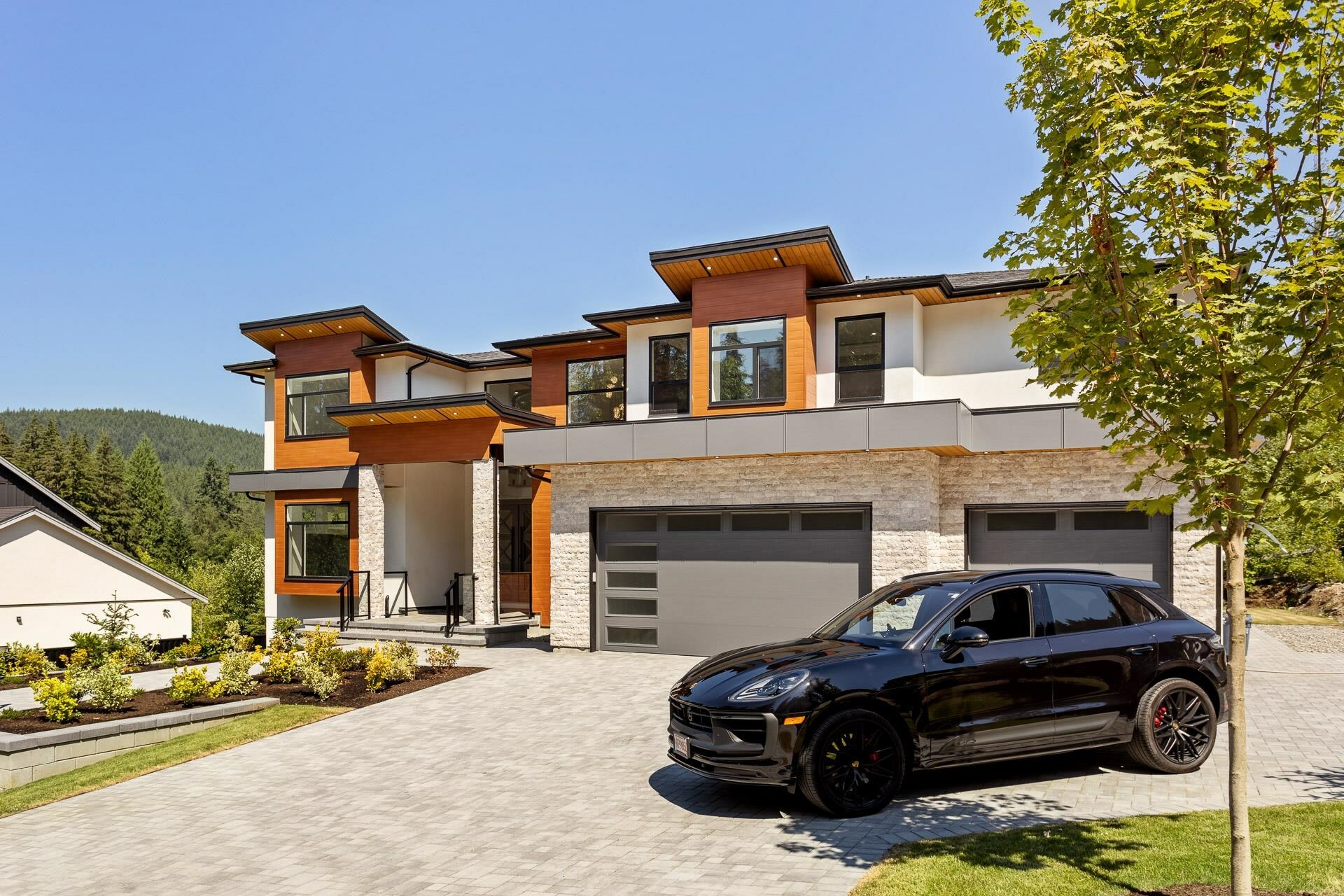 Property Photo: 2961 Eaglecrest Drive BC V3H 5G6