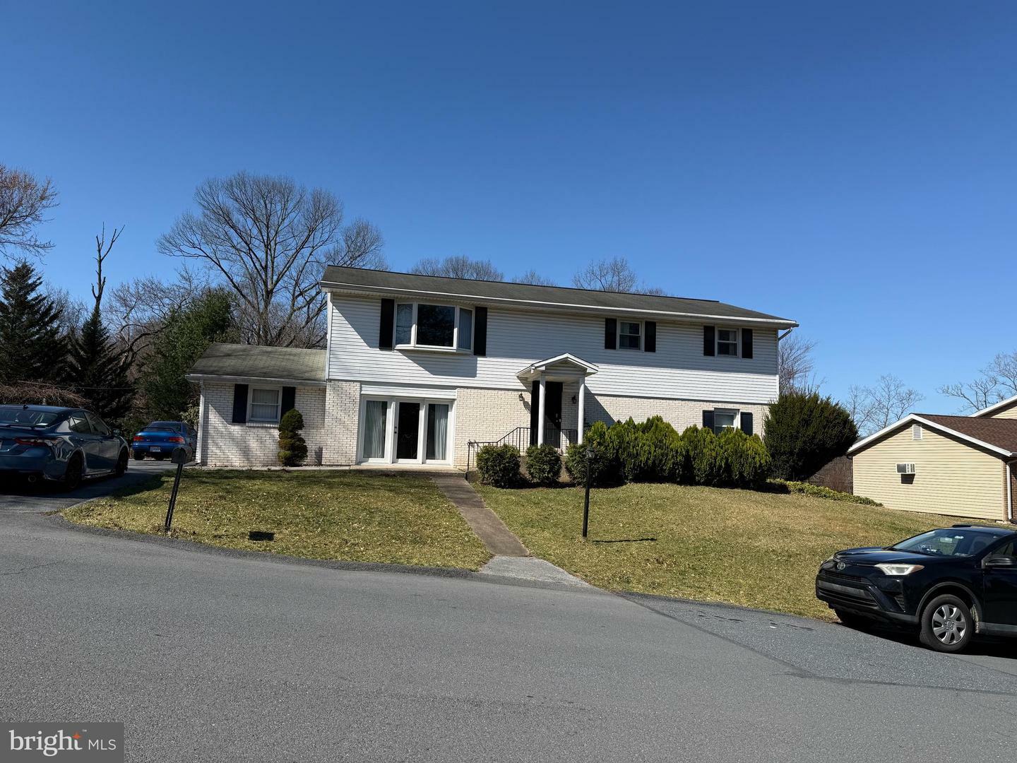 Property Photo: 1022 Topview Drive PA 17112