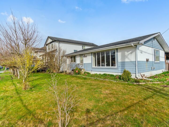 Property Photo: 34693 2 Avenue BC V2S 8C1