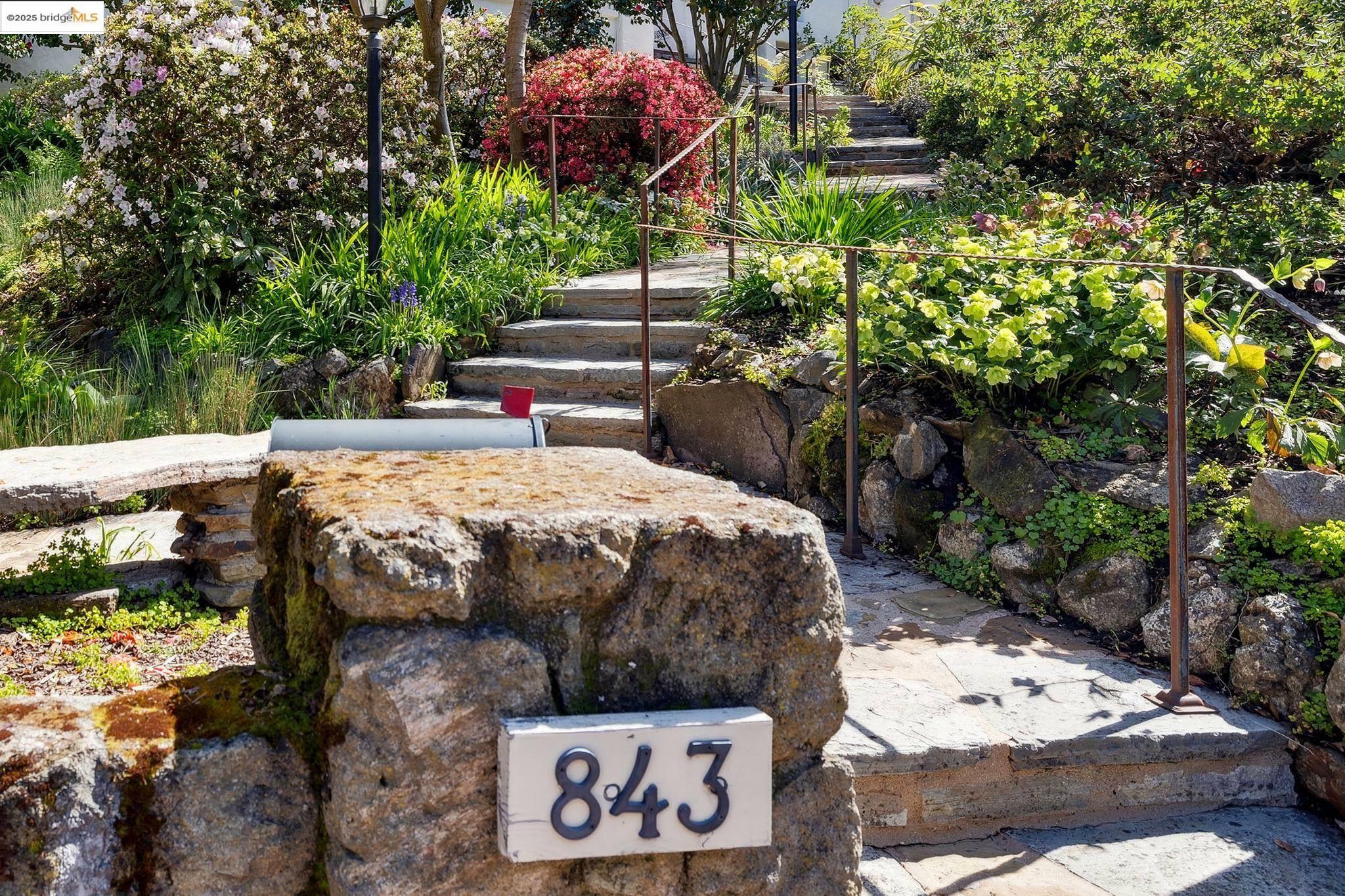 Property Photo: 843 Arlington Ave CA 94707