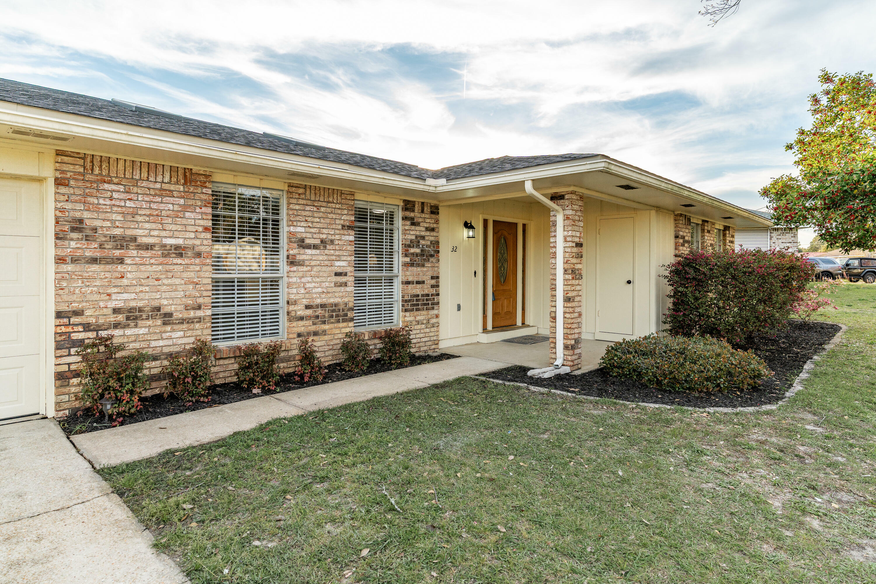 32 Lakeview Drive  Mary Esther FL 32569 photo