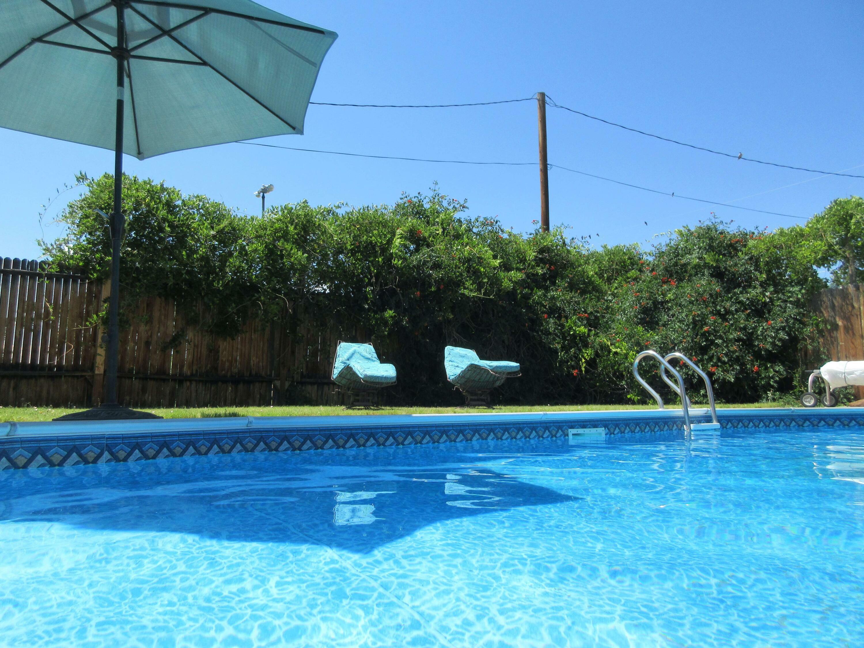 Property Photo: 917 Juanita Lane NW NM 87107