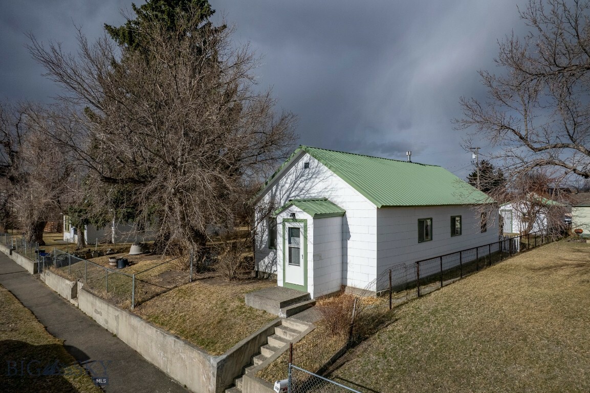 Property Photo: 113 S I Street MT 59047