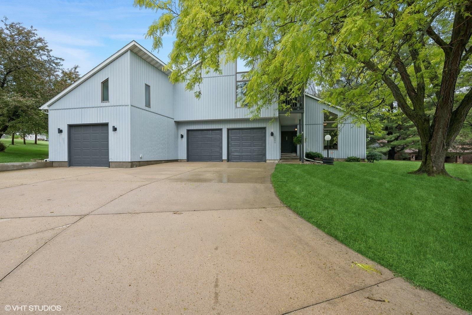 Property Photo: 1205 NE 1st Avenue IA 50677