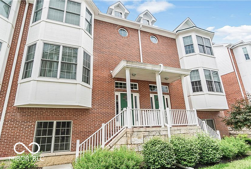 Property Photo: 839 N Park Trail Drive IN 46032