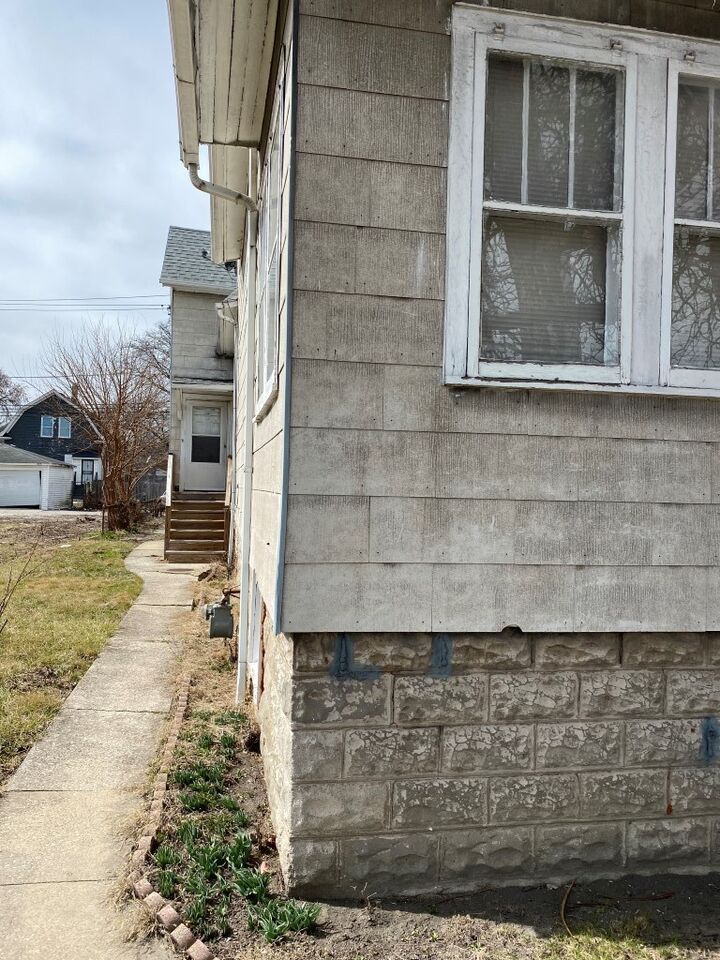 Property Photo:  1508 S 1st Avenue  IL 60153 